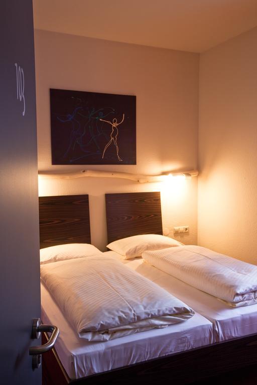 Hotel Speyer Am Technik Museum Room photo