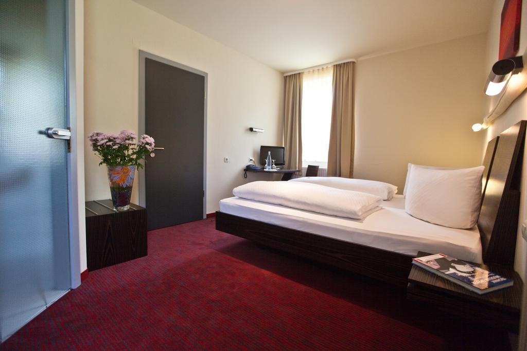 Hotel Speyer Am Technik Museum Room photo